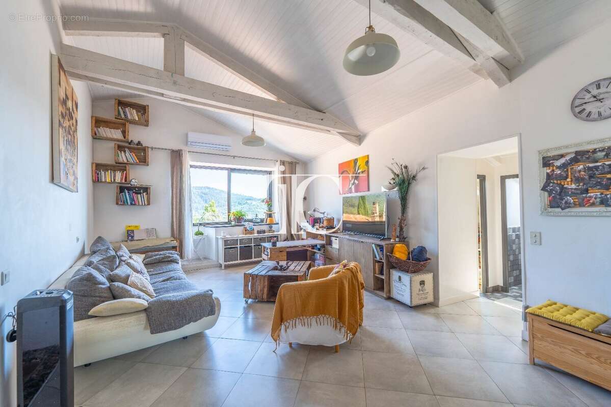 Maison à LABLACHERE