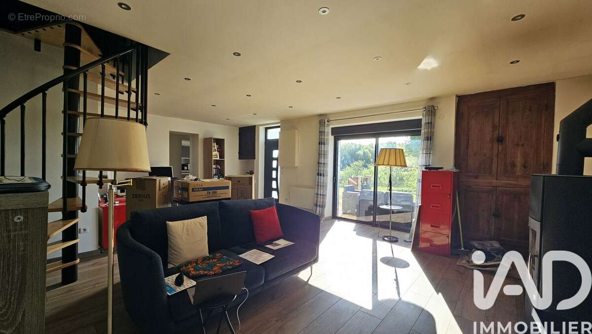 Maison 145 m² à Saint-Macoux  - photo 3