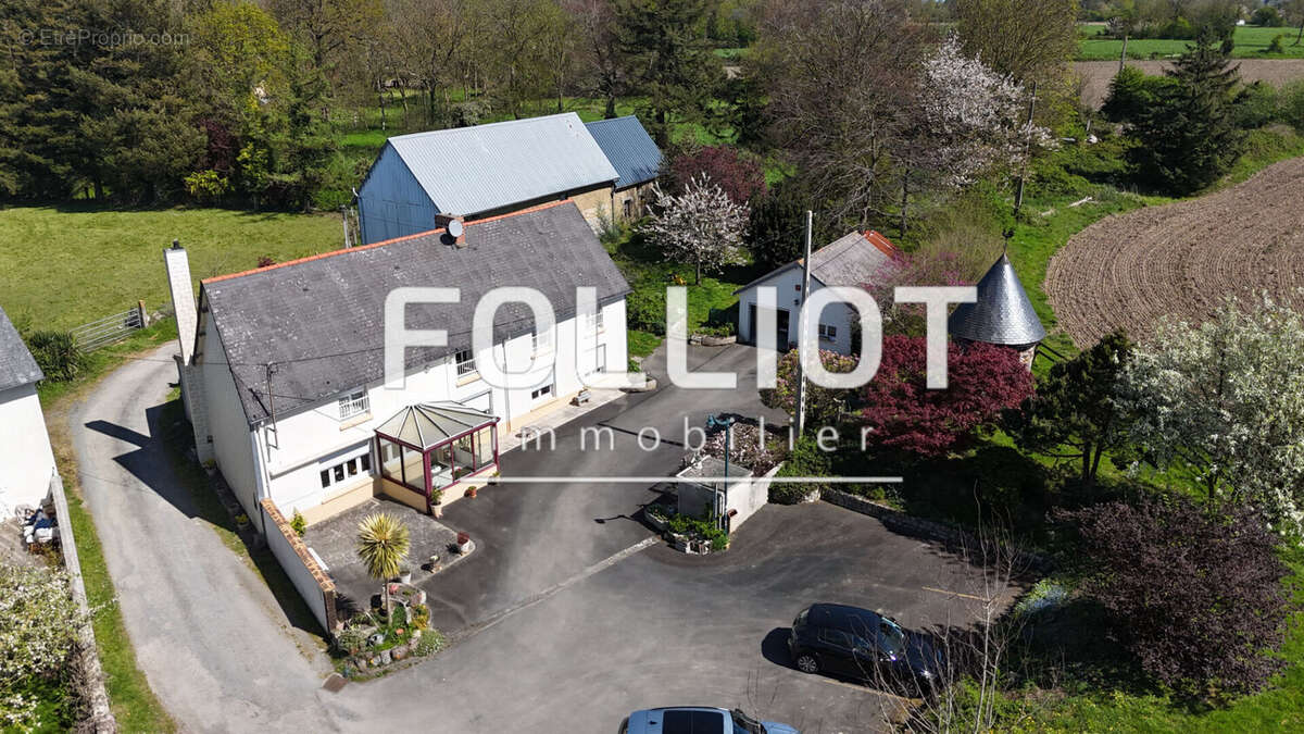 Maison à BRICQUEVILLE-SUR-MER