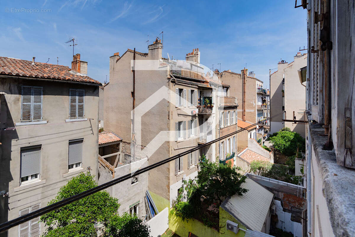 Appartement à MARSEILLE-5E