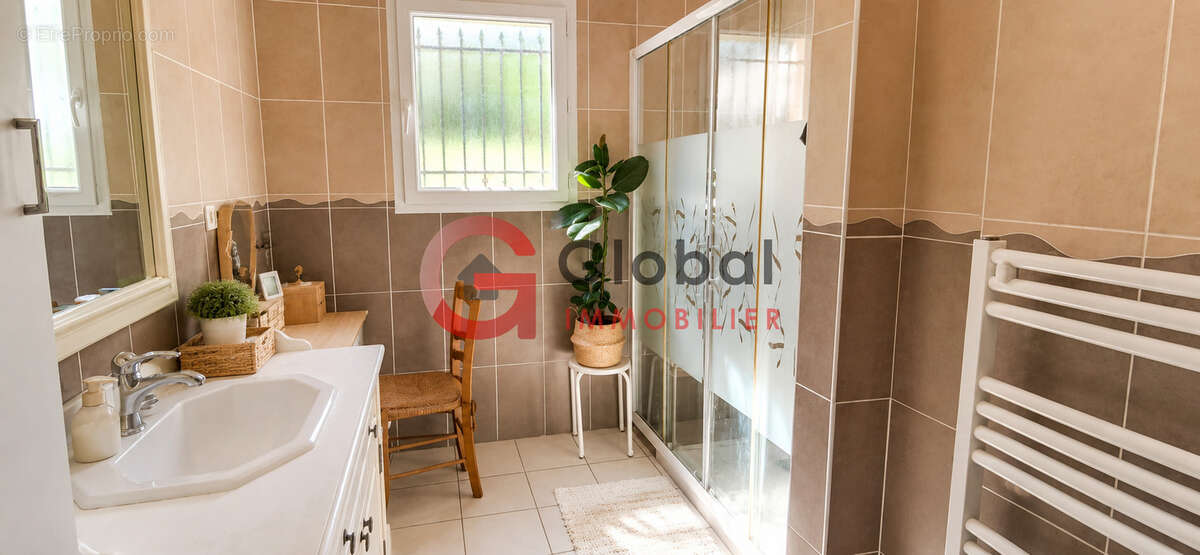 Belle maison de Plain-pied et jacuzzi saint Angel (63410) - photo 7