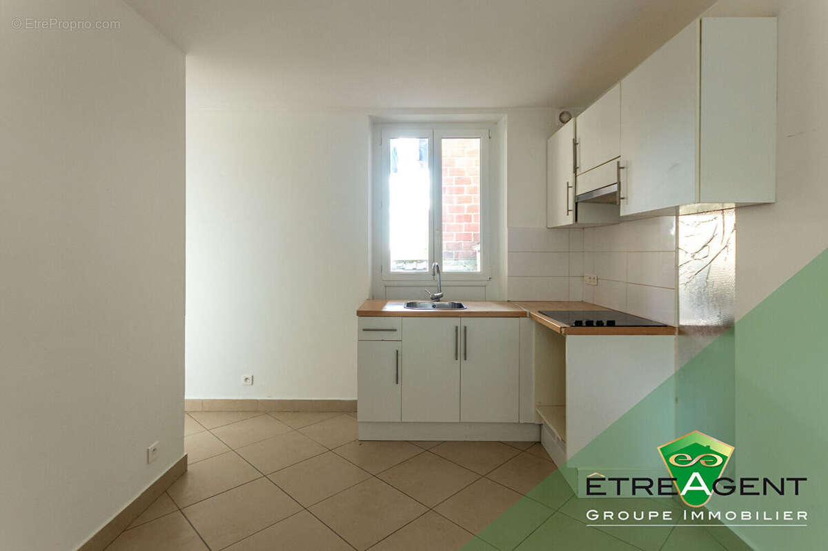 Appartement à CHANTELOUP-LES-VIGNES