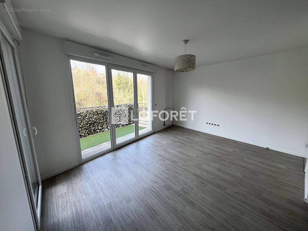 Appartement à HARDRICOURT