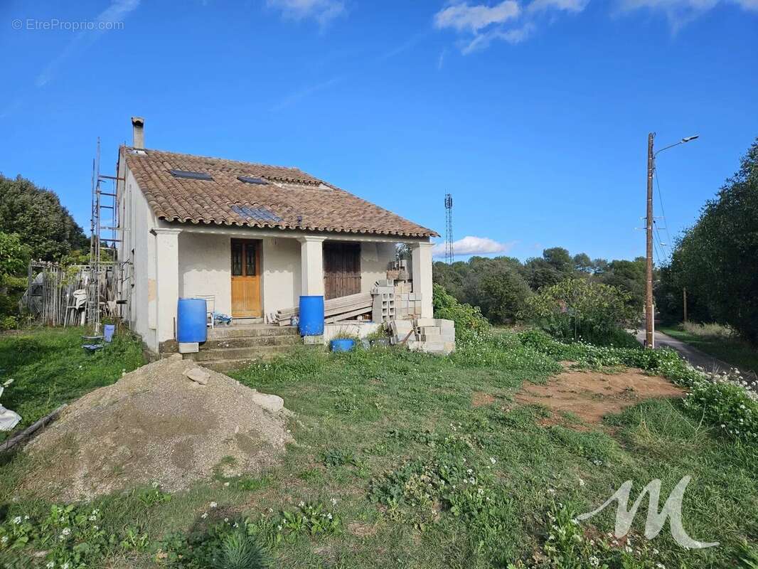 Maison à FOX-AMPHOUX