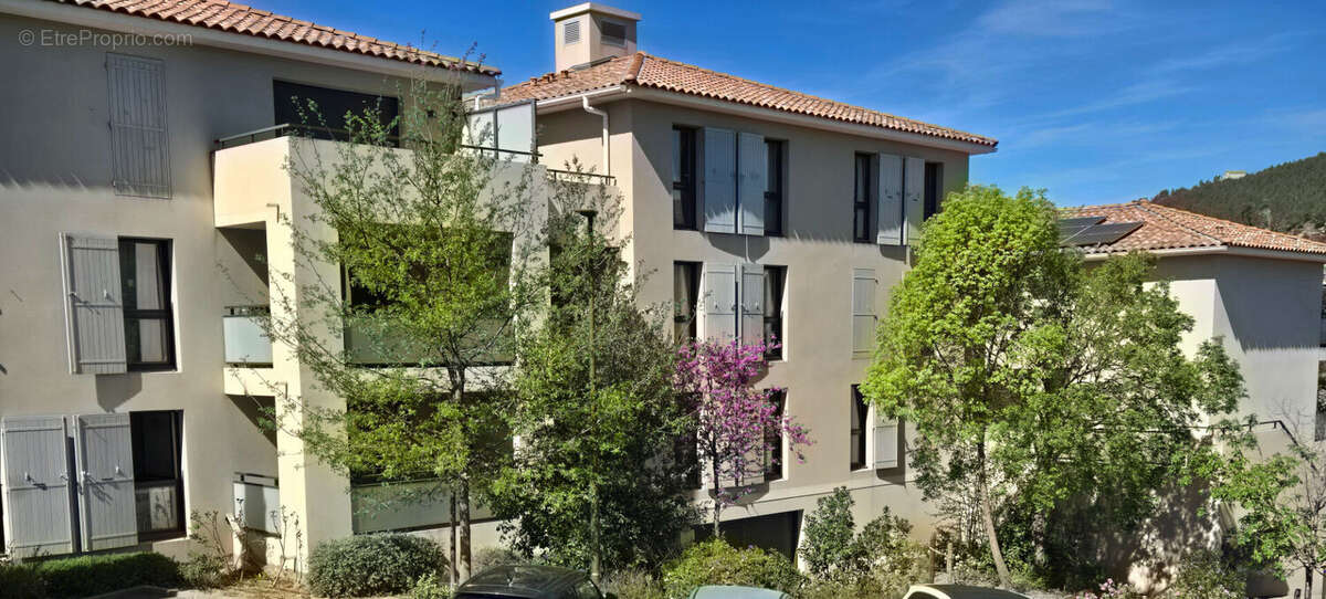 Appartement à AURIOL