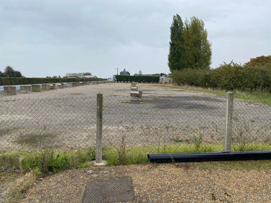 Commerce à FLAMETS-FRETILS