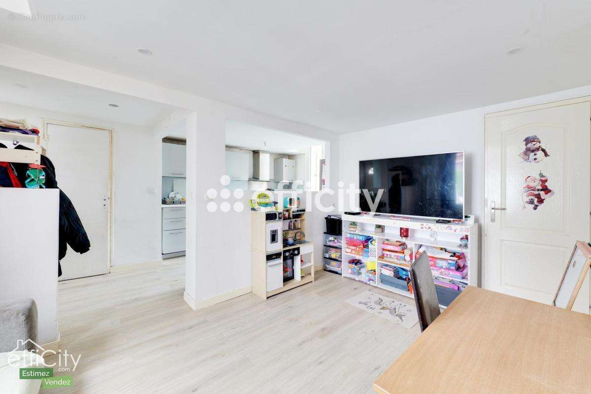 Maison à VILLENEUVE-LE-ROI