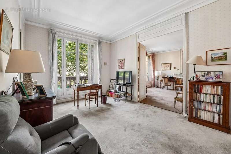 Appartement à PARIS-7E
