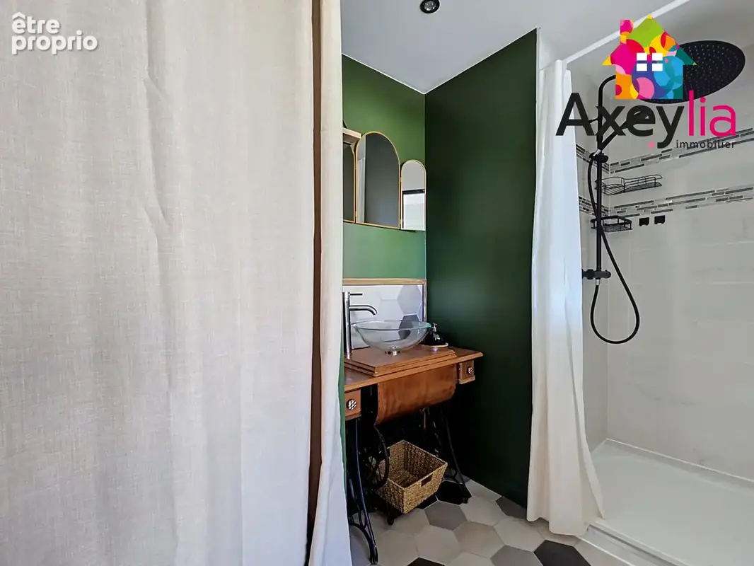 A vendre - roanne - appartement 3 chambres avec cave et place de parking privative - photo 5