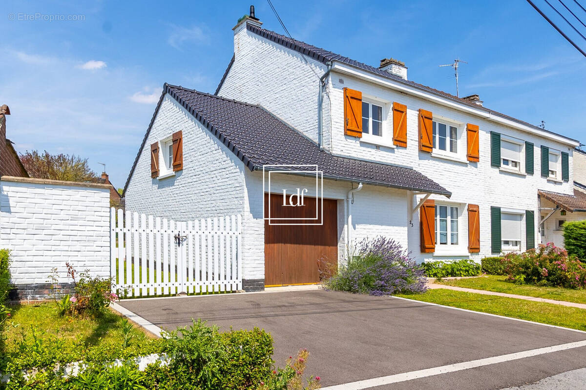 Maison à FACHES-THUMESNIL