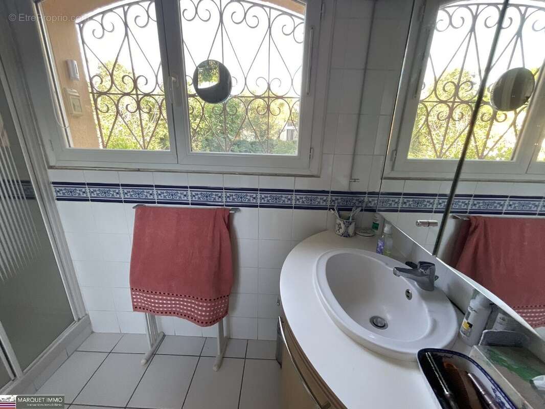 Découvrez cet ensemble immobilier composé de 2 villas indépendantes T6 de 179 m² et T3 de 59 m² en 4 faces sur 828 m² de terrain - photo 22