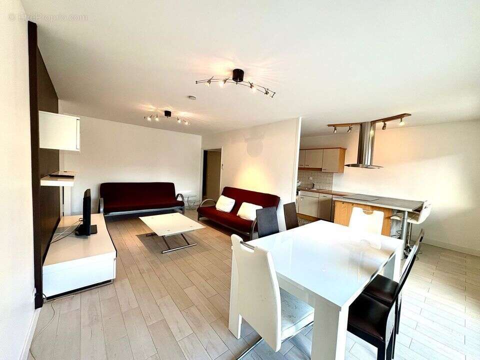 SEJOUR - Appartement à ANNEMASSE