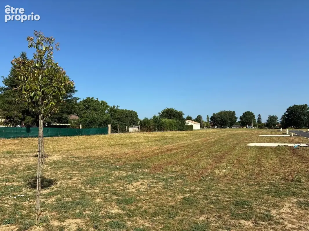 Photo 1 - Terrain à ESTILLAC