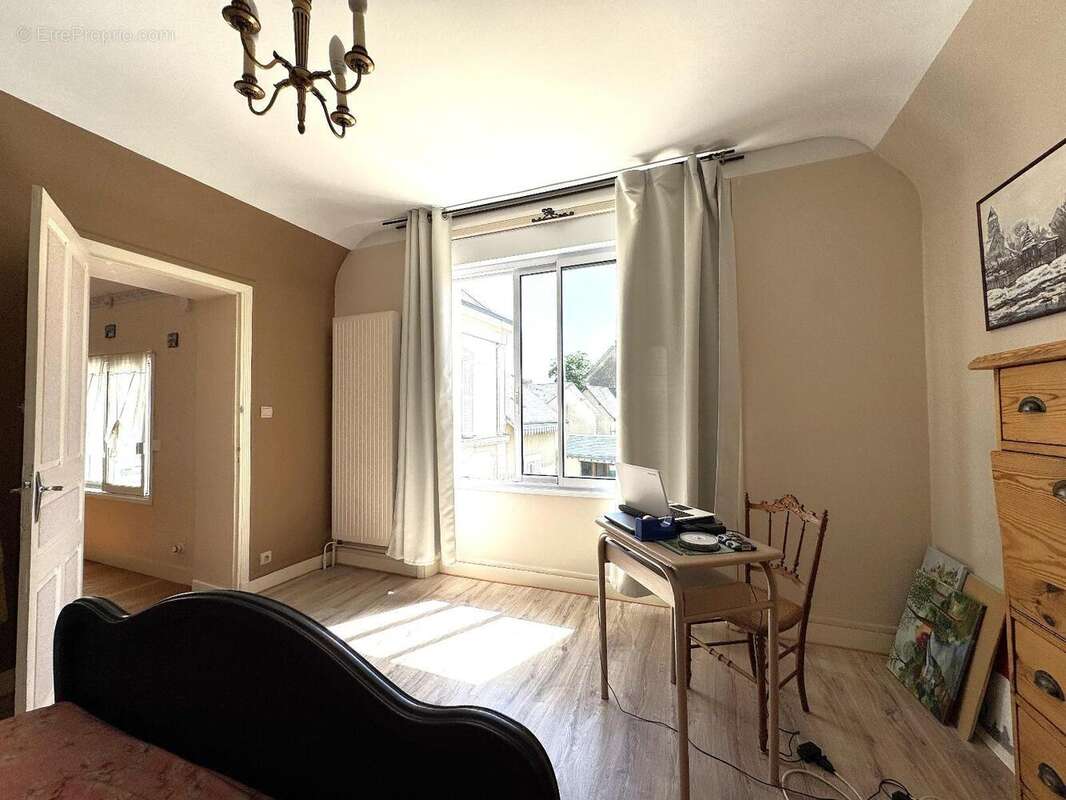   - Maison à OIRON