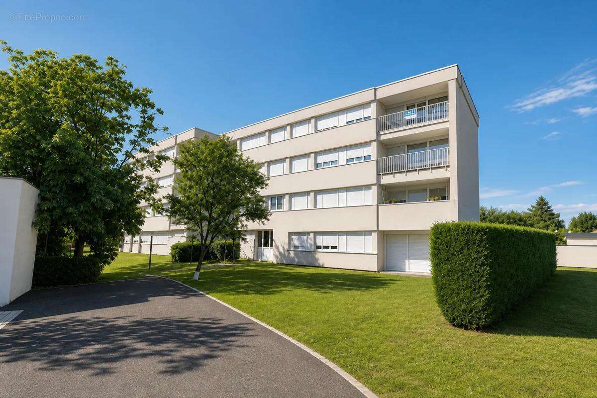 Appartement F5 de 93 M2 au 3ème et dernier étage - photo 9