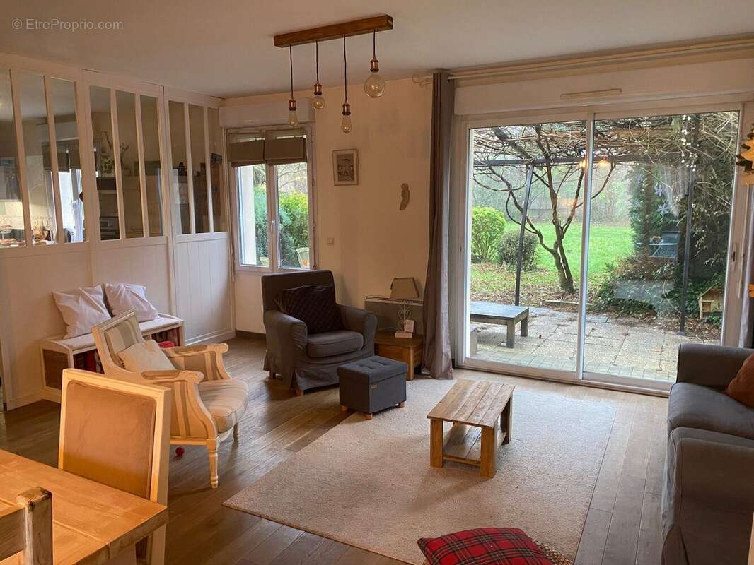 Maison à TOUSSUS-LE-NOBLE