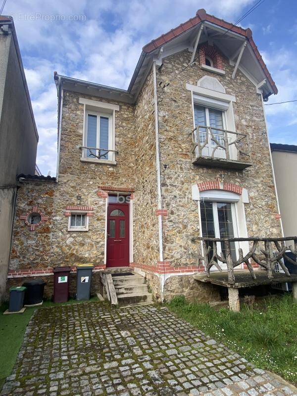 Maison à VAIRES-SUR-MARNE