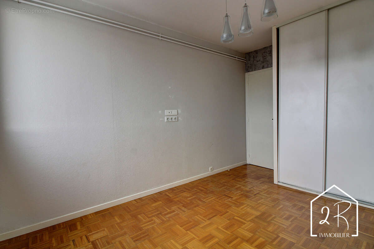Appartement à MEYZIEU