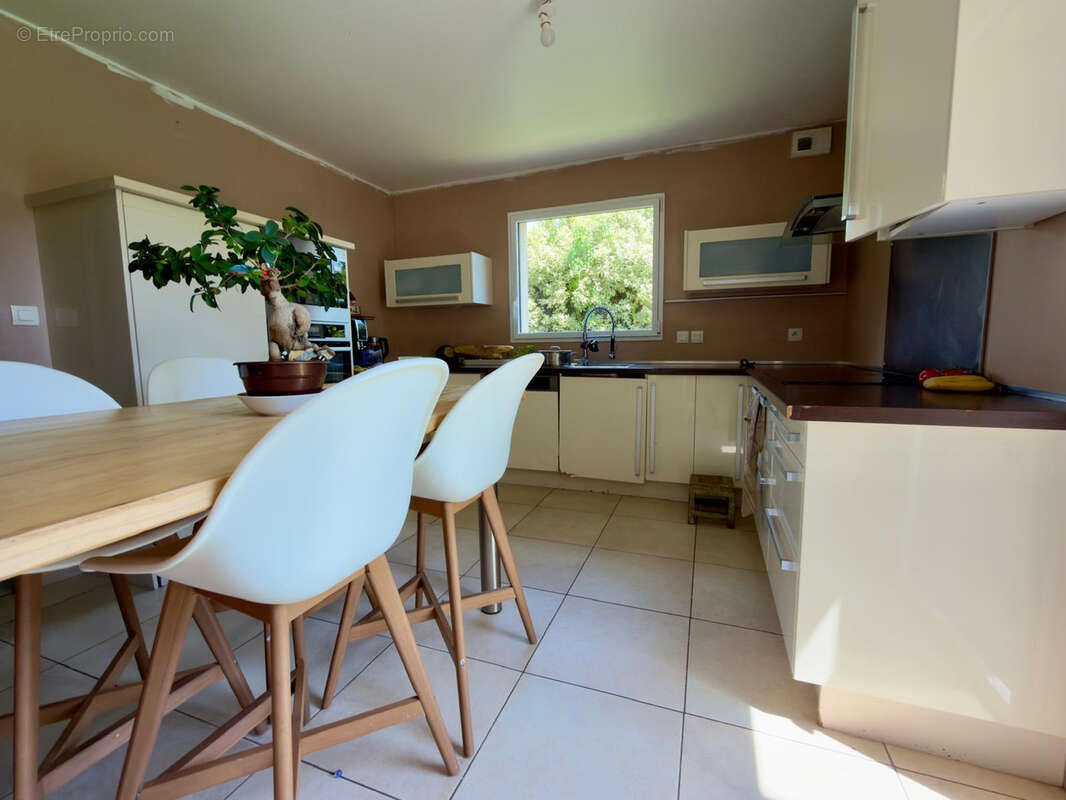 Maison familiale 5 chambres avec vie de plain-pied, Bourg de Plomelin - photo 11