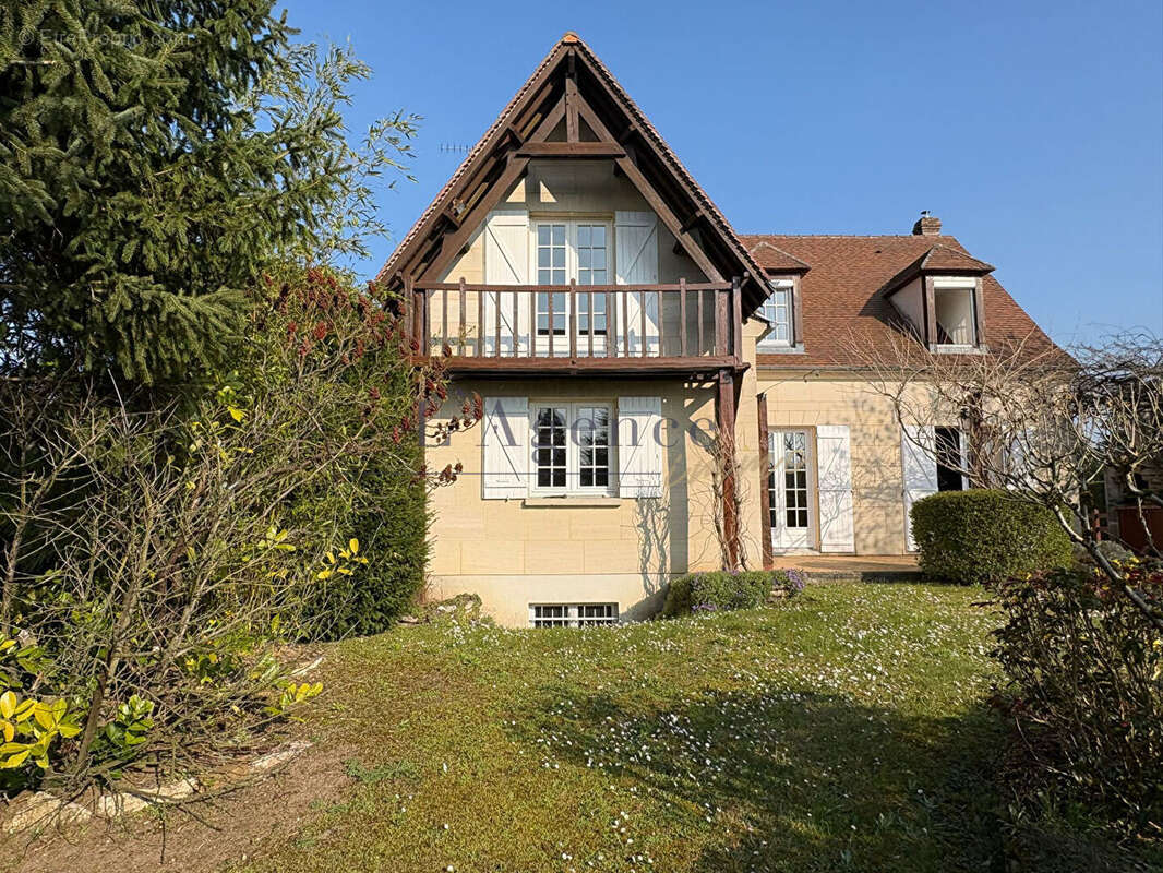 Maison à AVILLY-SAINT-LEONARD