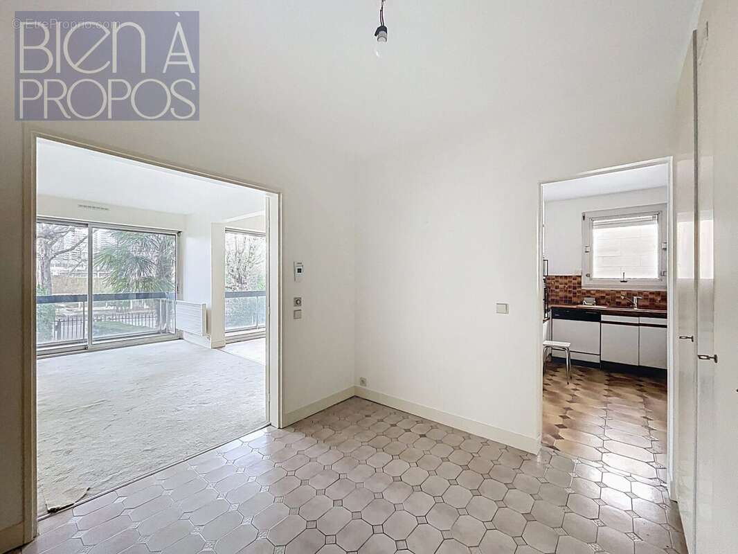 Appartement à NEUILLY-SUR-SEINE