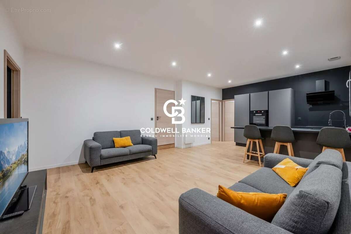 Maison à CRANVES-SALES