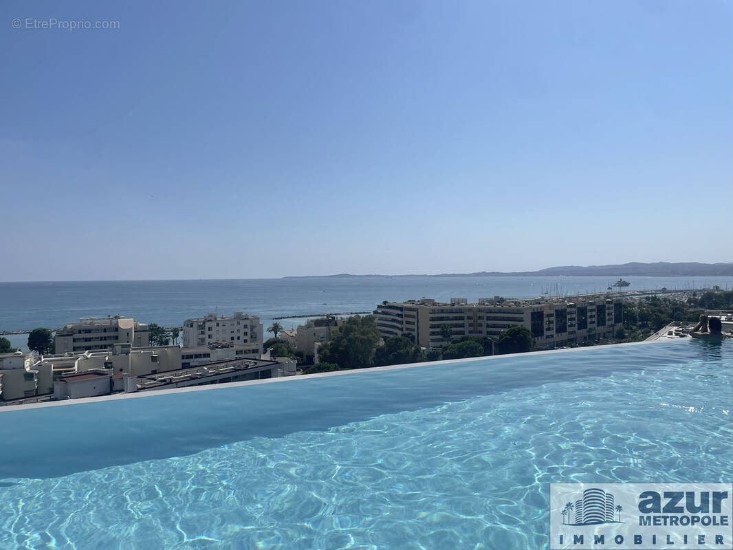 Appartement à SAINT-LAURENT-DU-VAR