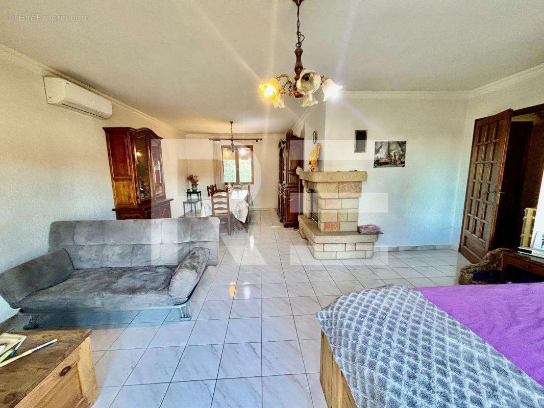 Maison à SAINT-BAUZELY