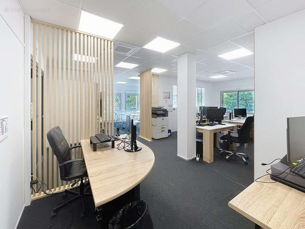 Commerce à MONTAGNY