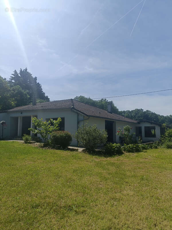 Maison à MONCLAR
