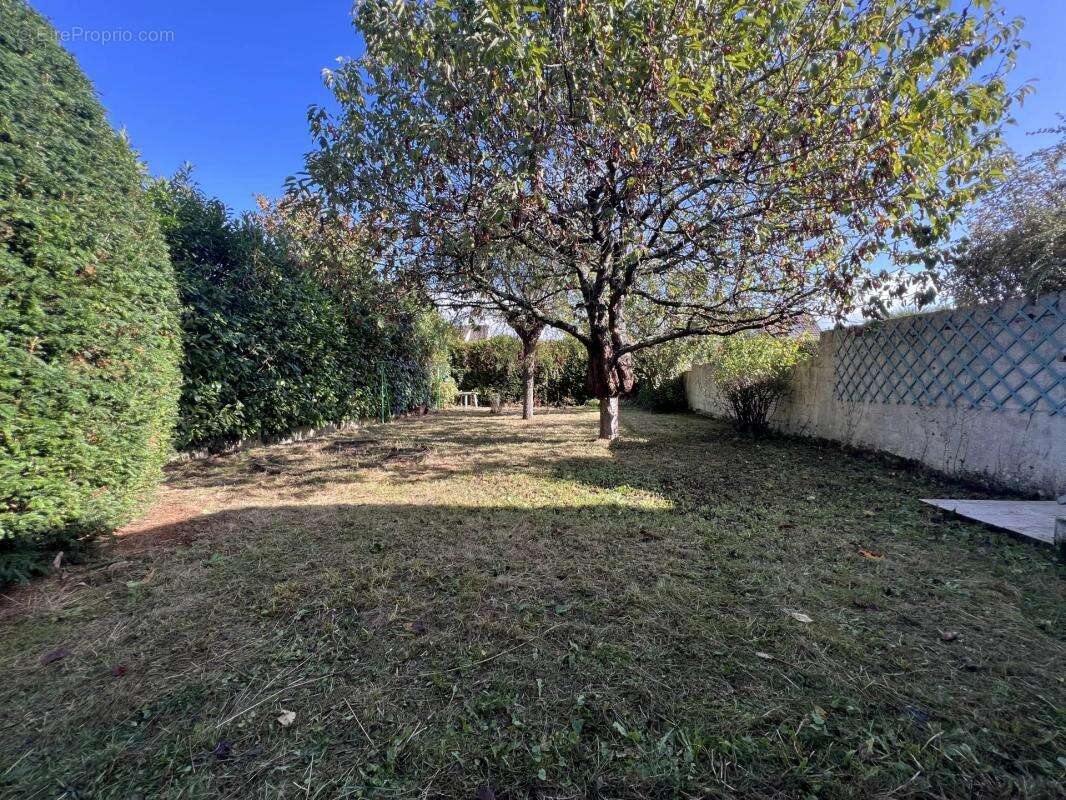 Maison à LES CLAYES-SOUS-BOIS