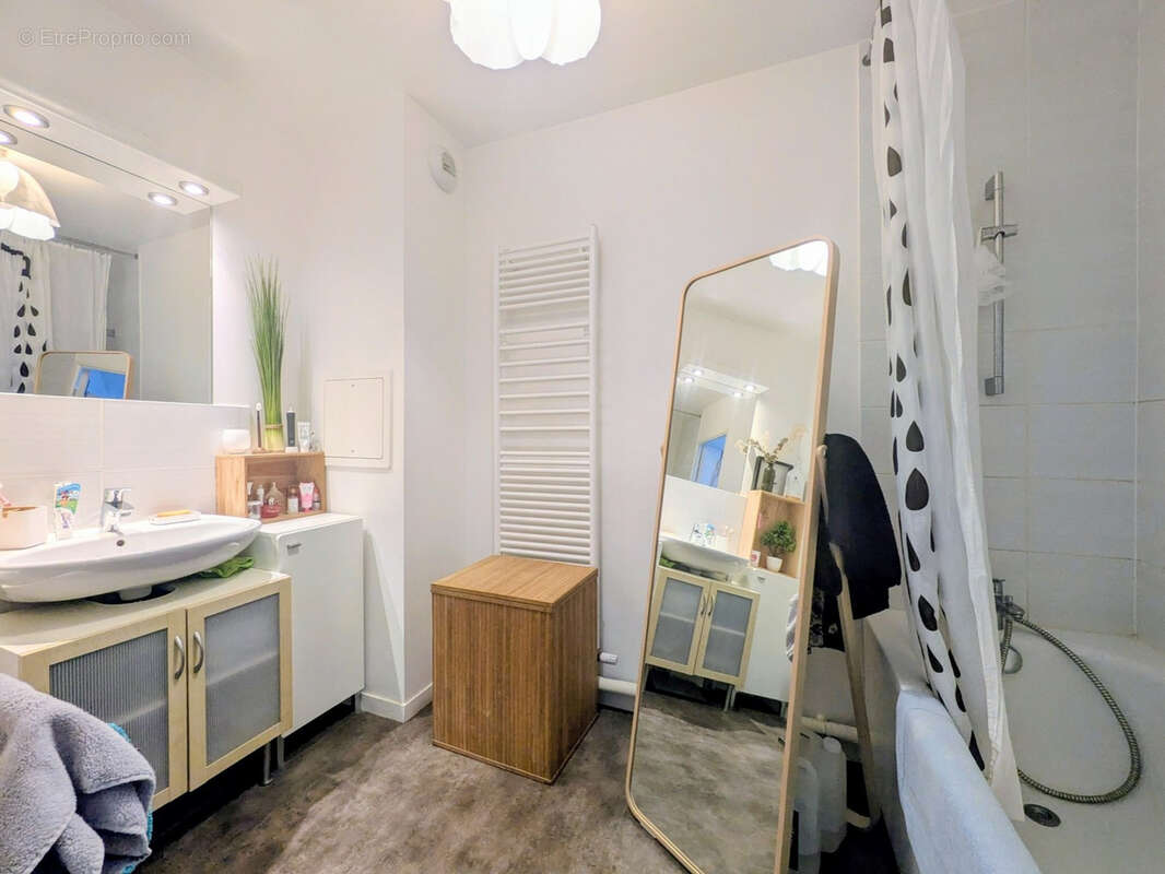 Appartement à MAGNY-LES-HAMEAUX