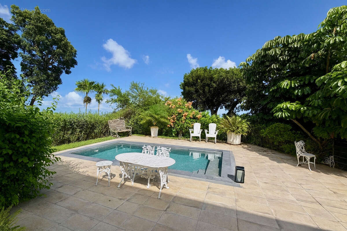 Maison à PETIT-BOURG