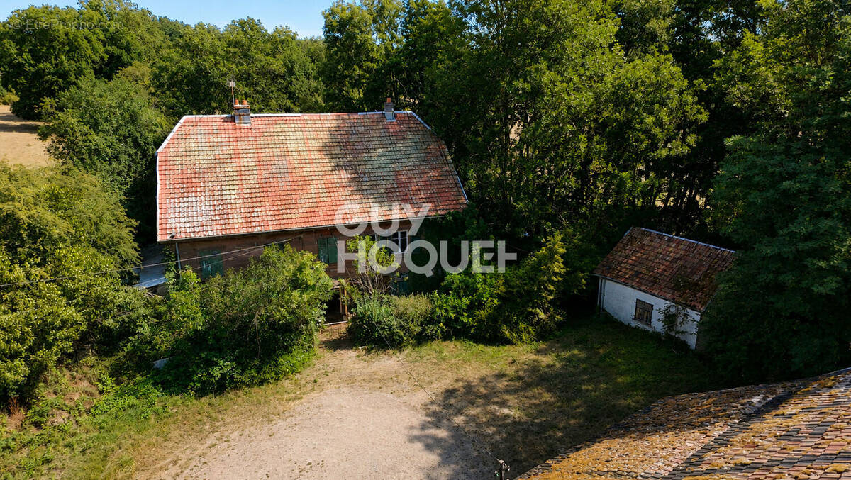 Maison 6 pièces 155 m² · à Lariviere · 155 m² · 152 000 €