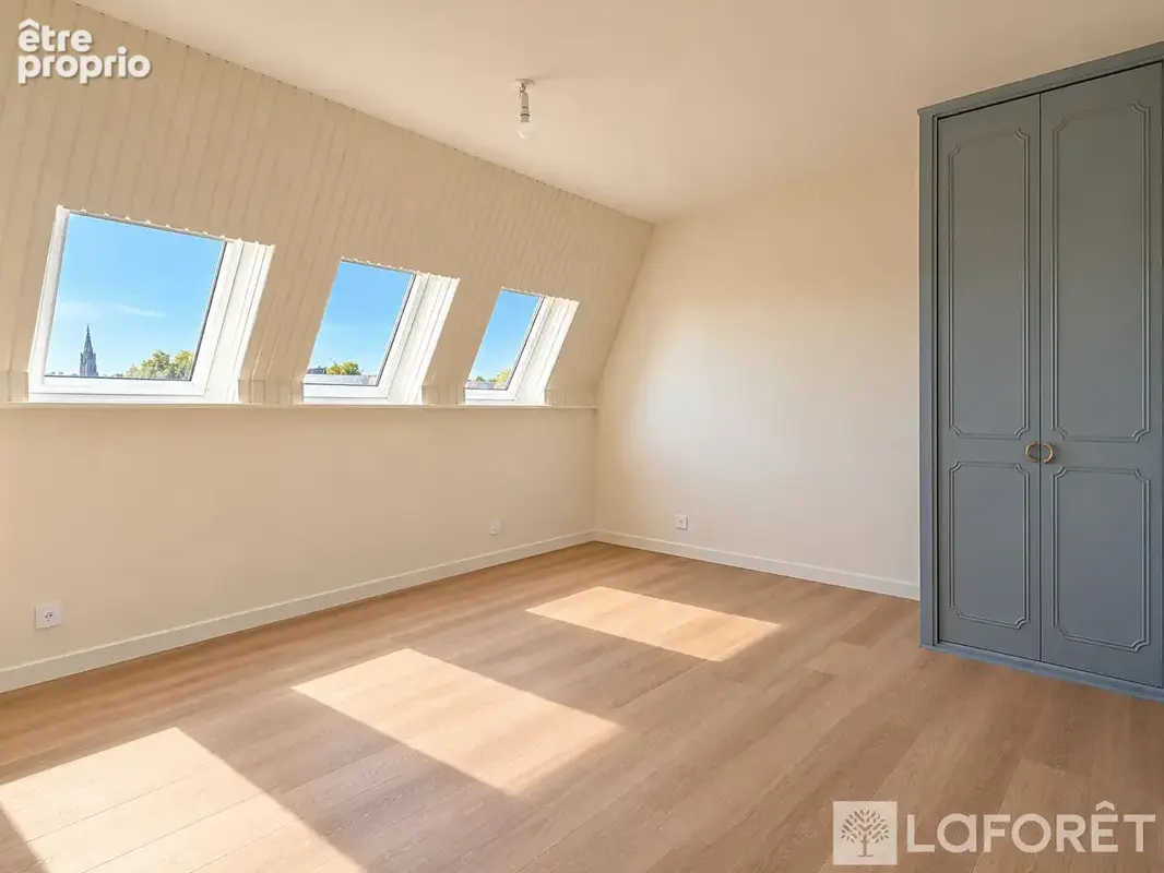 Dernier étage - logement refait à neuf - vue cathédrale - Krutenau - photo 5