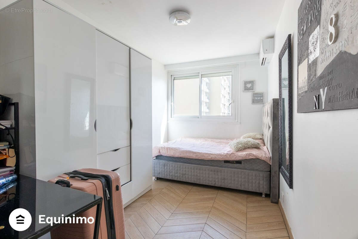 Appartement à LES LILAS