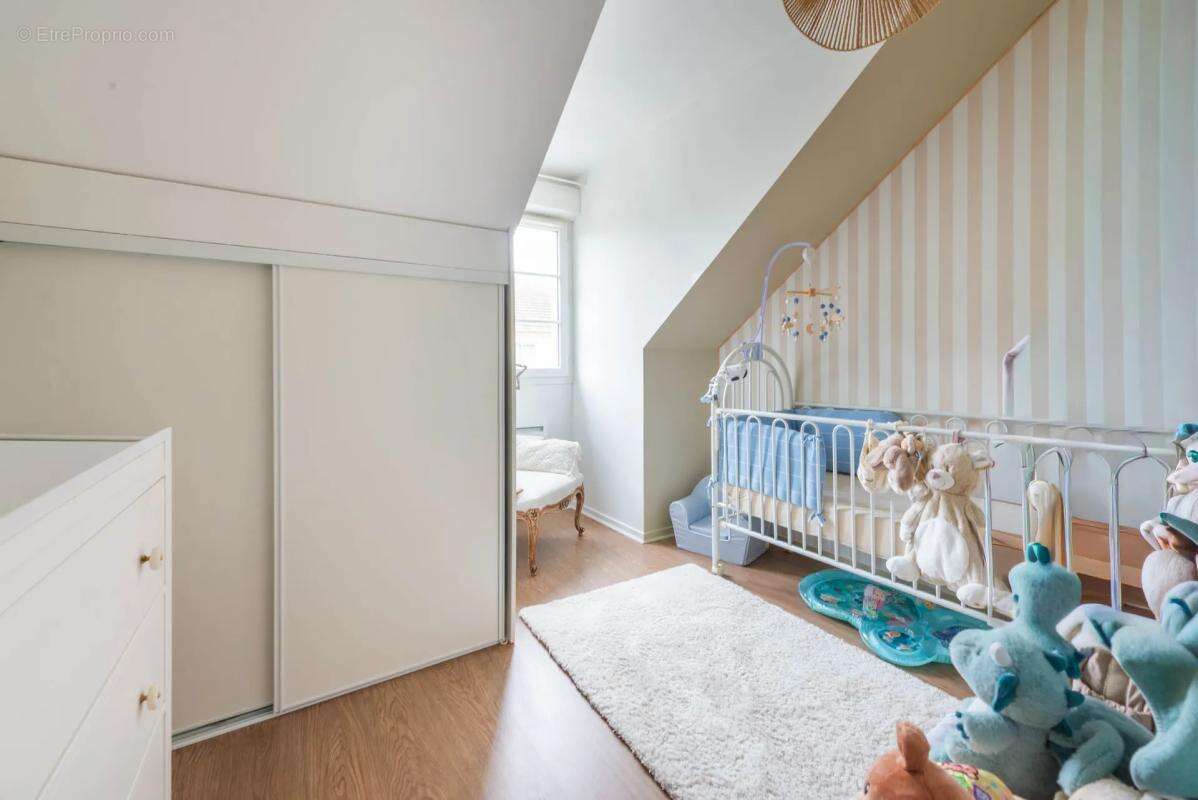 Appartement à FONTENAY-LE-FLEURY