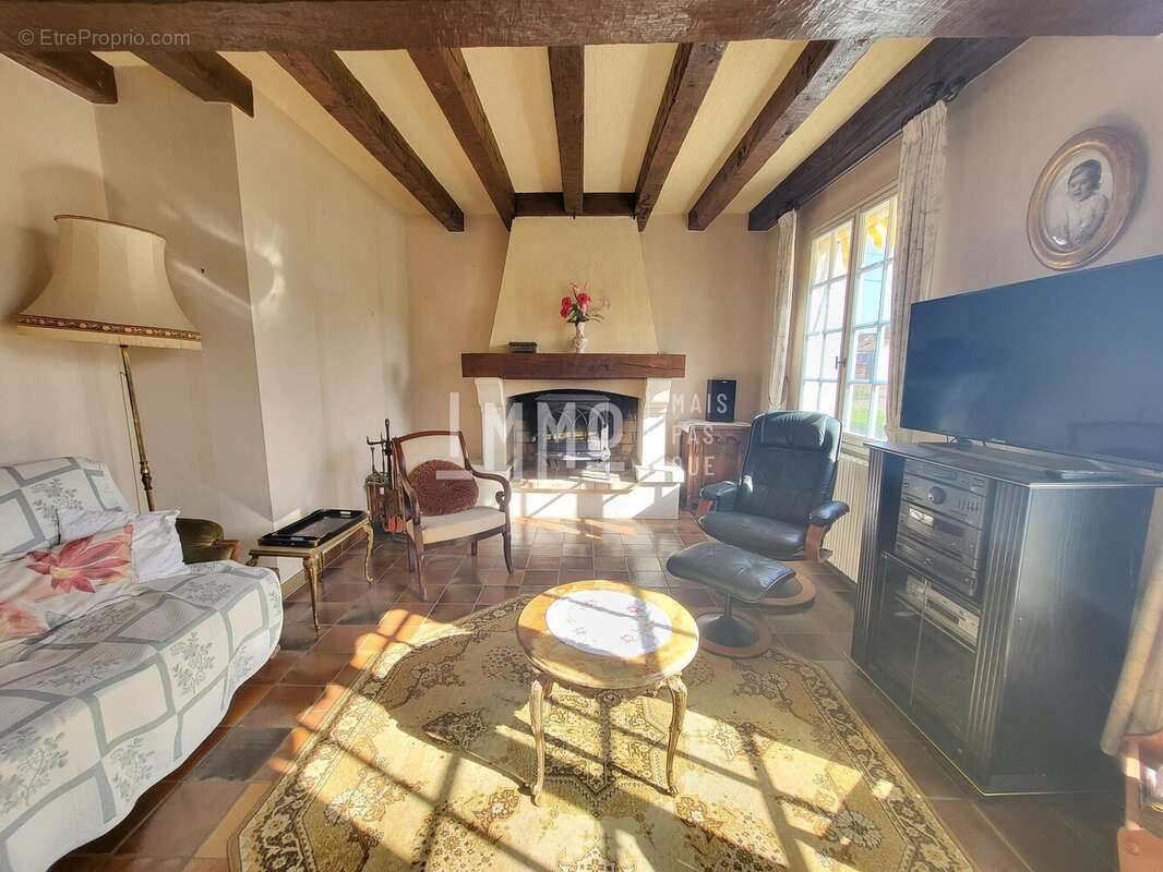 Maison à LA CHARTRE-SUR-LE-LOIR