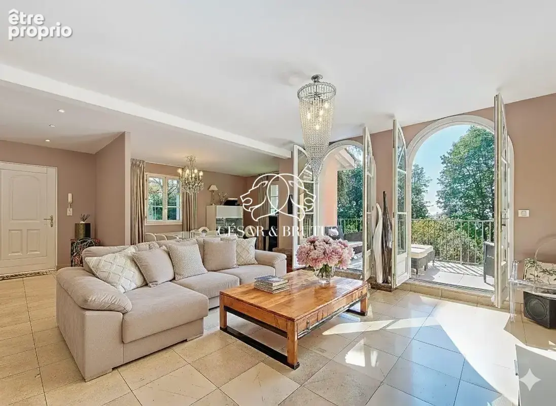 Maison 7 pièces 210 m² à vendre à Rillieux-La-Pape (69140) - photo 3