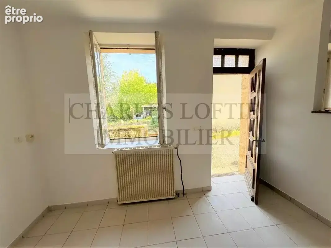 Grande maison de village avec jardinet et garage, proche de toutes les commodités - photo 17