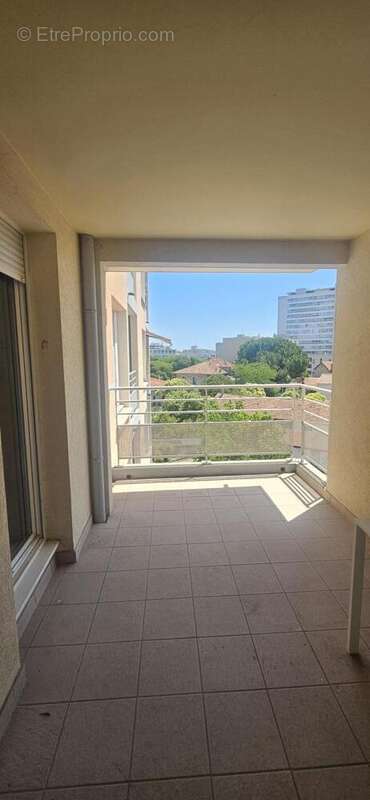 Appartement 64 m² à Nimes  - photo 5