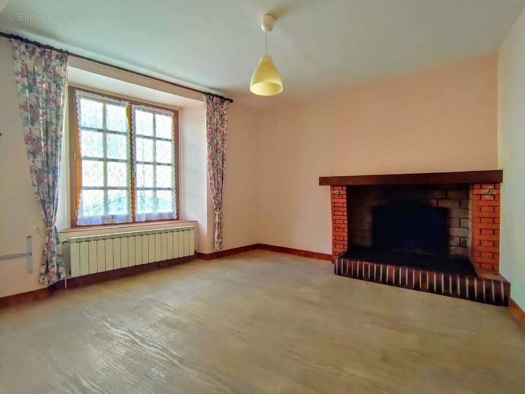 Maison de village en pierre 5 pièces - photo 2