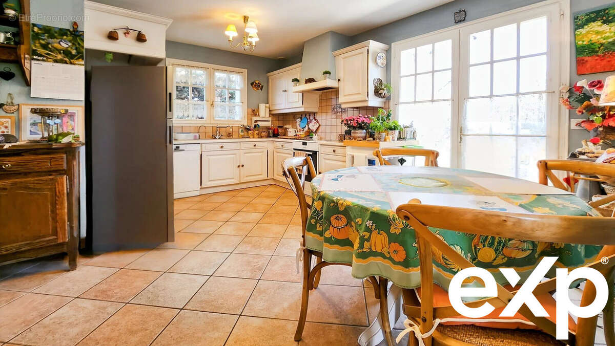 Maison à CHENS-SUR-LEMAN