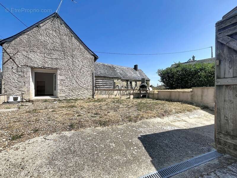 BEAUMONT SUR DEME (72)-Maison à vendre 5 pièces- jardin 1248m²-garage- cave - photo 16