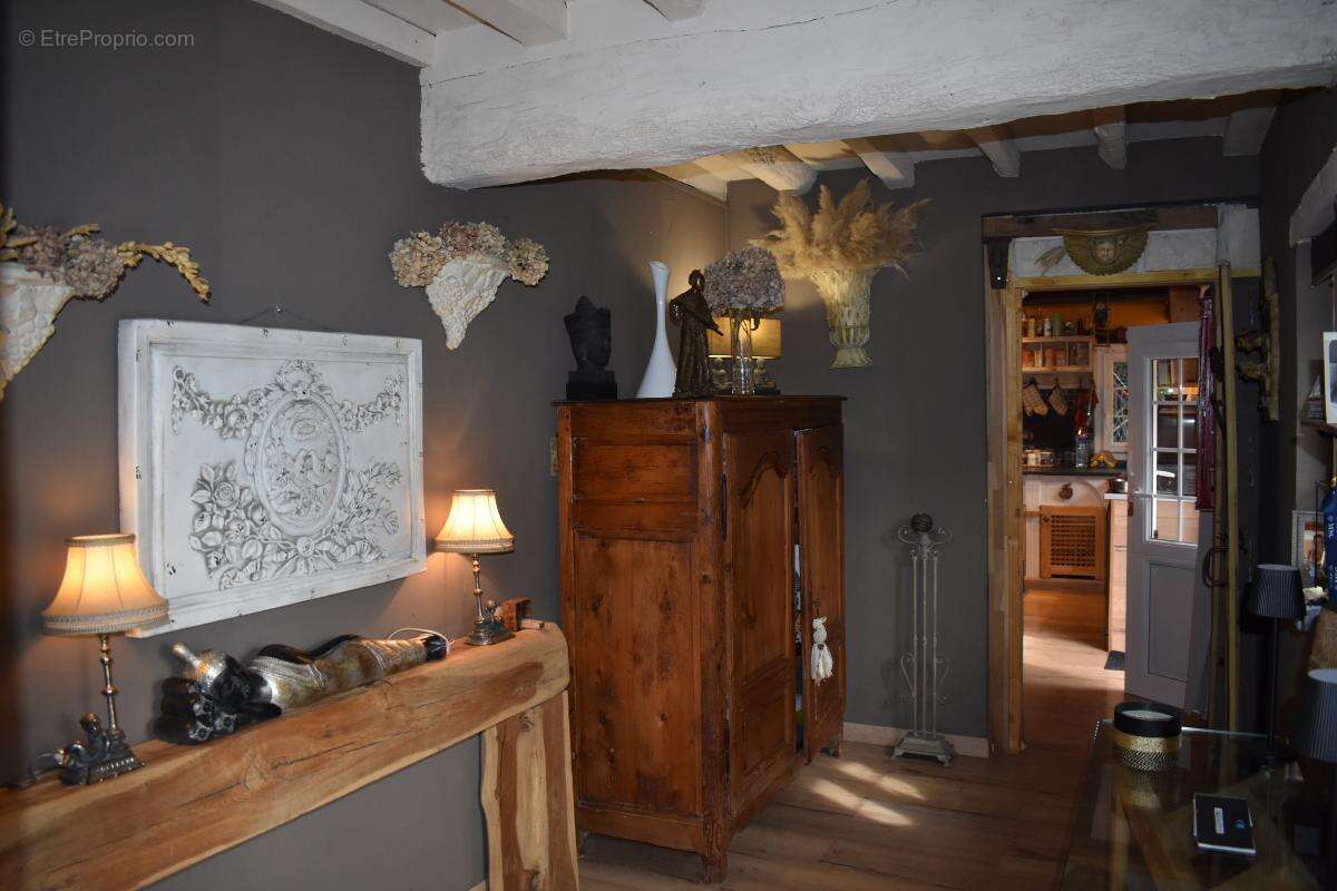 Maison à LE BEC-HELLOUIN