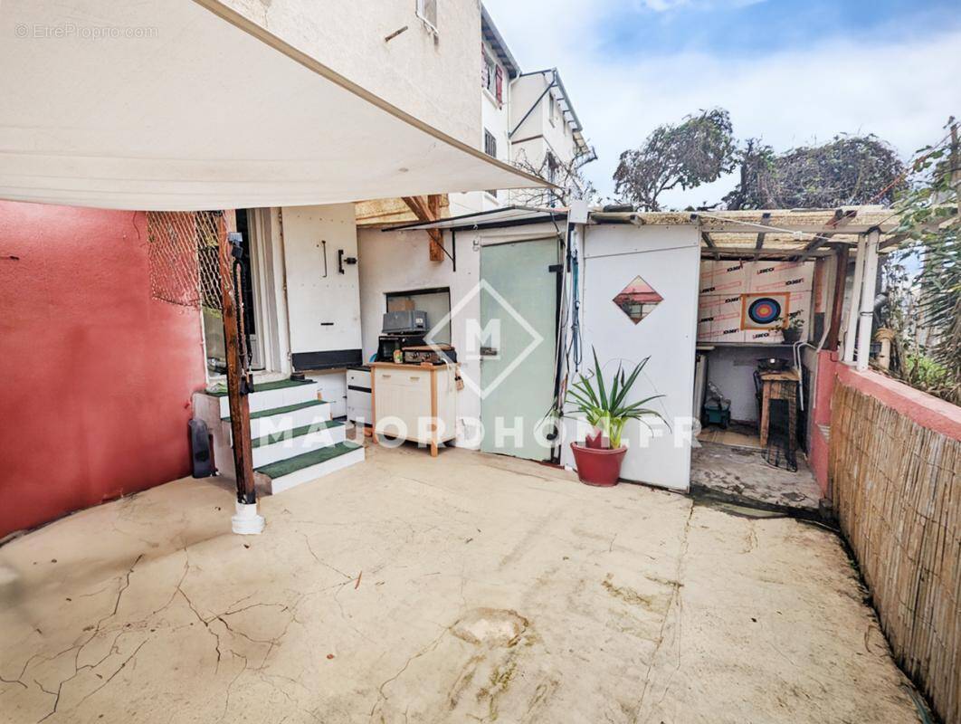 Appartement à MARSEILLE-4E