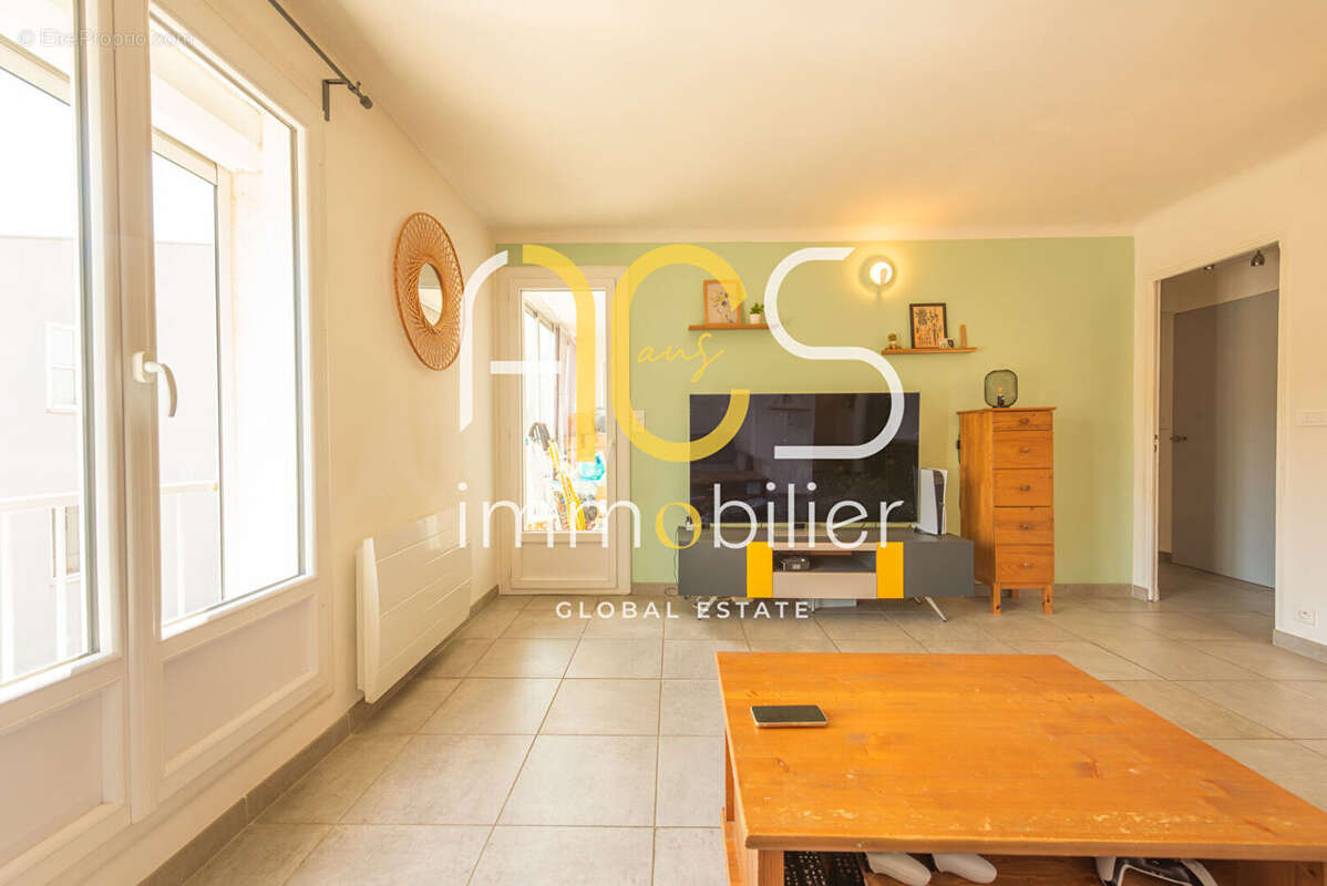 Appartement à CHATEAUNEUF-LES-MARTIGUES