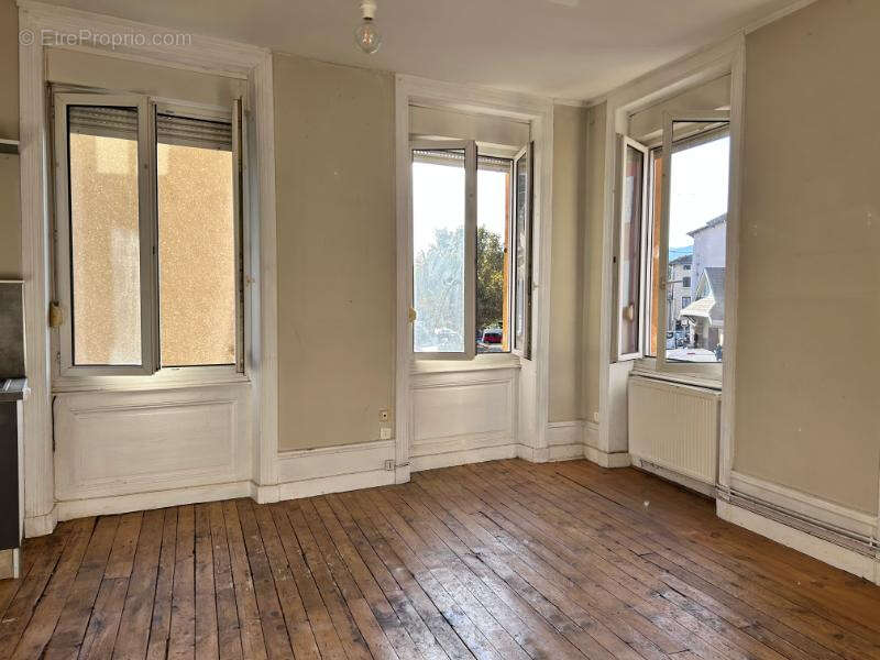 Appartement à BESSENAY