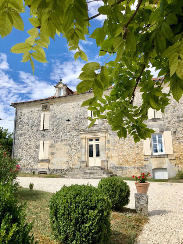 Maison à LA TOUR-BLANCHE