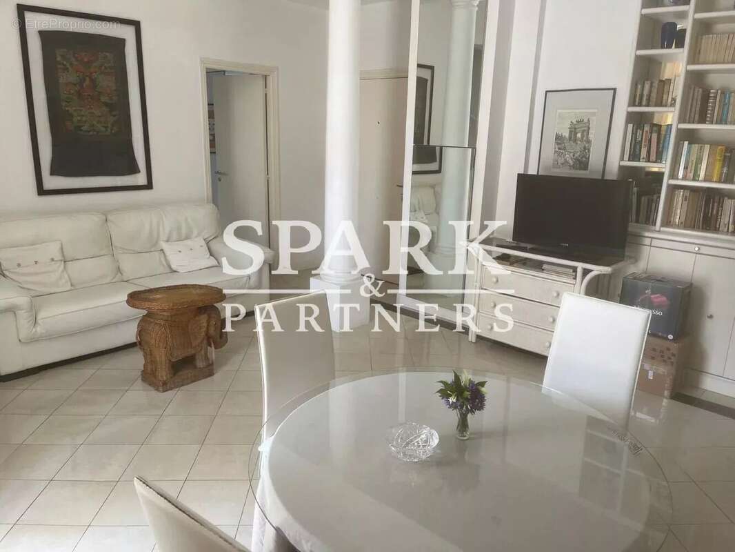 Appartement à ROQUEBRUNE-CAP-MARTIN